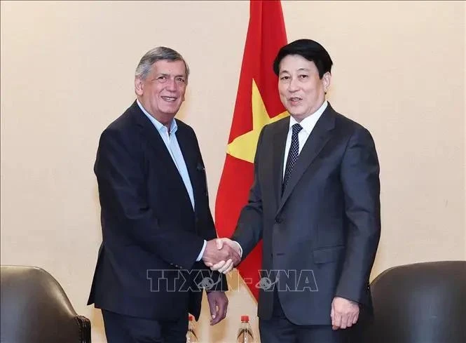 Le président Luong Cuong rencontre le chef du Parti communiste du Chili à Santiago