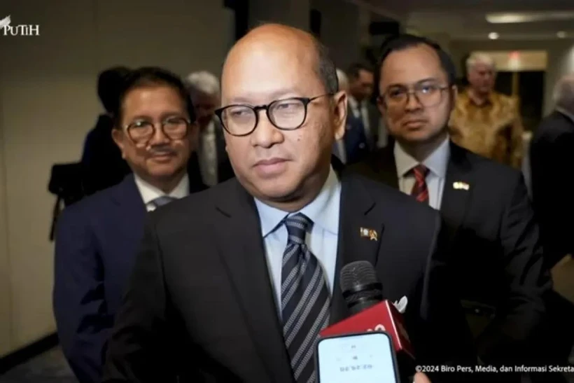 Le ministre indonésien des Investissements, Rosan P. Roeslani, prononce un communiqué de presse après avoir accompagné le président Prabowo Subianto à une réunion avec la Société américano-indonésienne à Washington D.C. le 11 novembre. (Photo : ANTARA)