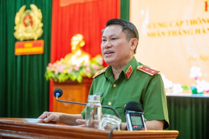 越南公安部毒品犯罪调查警察局（C04）局长阮文院中将发表讲话。图自daibieunhandan.vn