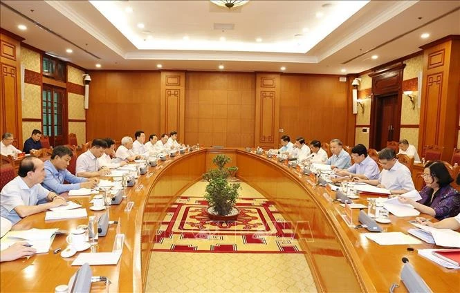 At the meeting of standing members of the sub-committee for documents of the 14th National Party Congress. (Photo: VNA)