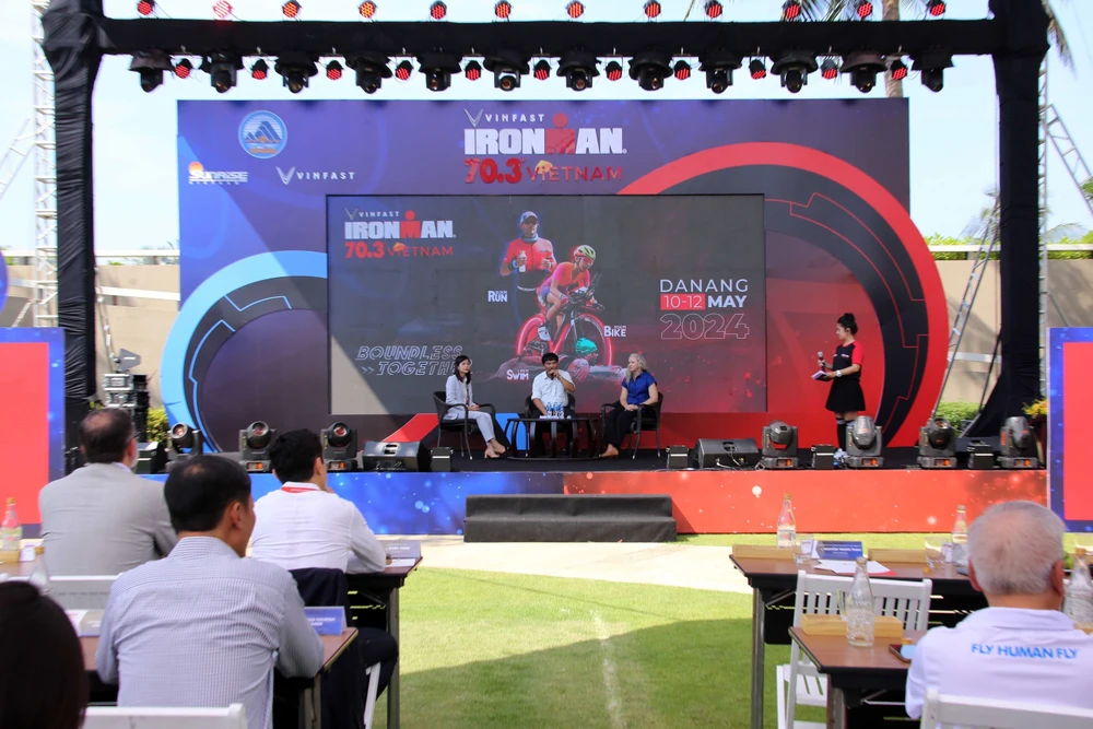 La huitième édition de la plus grande compétition de triathlon nationale, Vinfast IRONMAN 70.3 Vietnam 2024, a lieu du 10 au 12 mai dans la ville de Da Nang. Photo: VNA