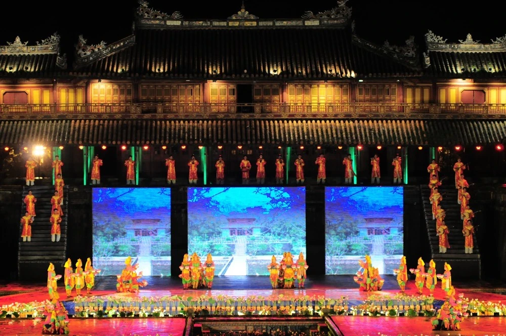 Depuis près de 25 ans, le Festival de Hue s'est imposé comme une marque culturelle et artistique durable et un point de rendez-vous dynamique pour les touristes du monde entier. Photo: Comité d'organisation