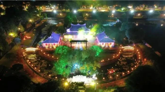 A musical show is held at Thieu Phuong Royal Garden, Imperial City, Hue. (Photo: sggp.org.vn)