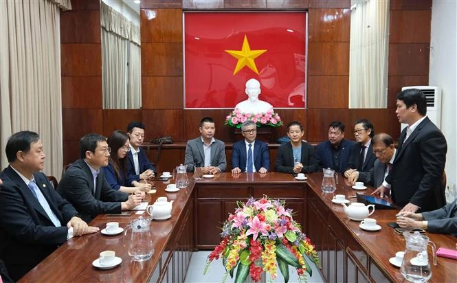 Representatives from the Department of Industry and Trade of the Mekong Delta city of Can Tho and the Korean Energy Agency (KEA) at the meeting on July 18. (Photo: VNA)