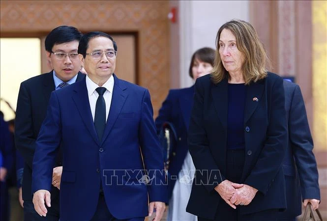 Prime Minister Pham Minh Chinh (left) and President of the Australian Senate Sue Lines in Hanoi on July 24. (Photo: VNA)