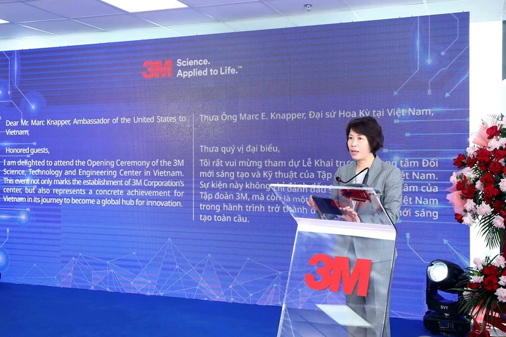 Deputy Minister of Planning and Investment Nguyen Thi Bich Ngoc speaks at the opening ceremony of the 3M Corporation's science, technology, engineering centre in Hanoi. (Photo: The Courtesy of the Ministry)