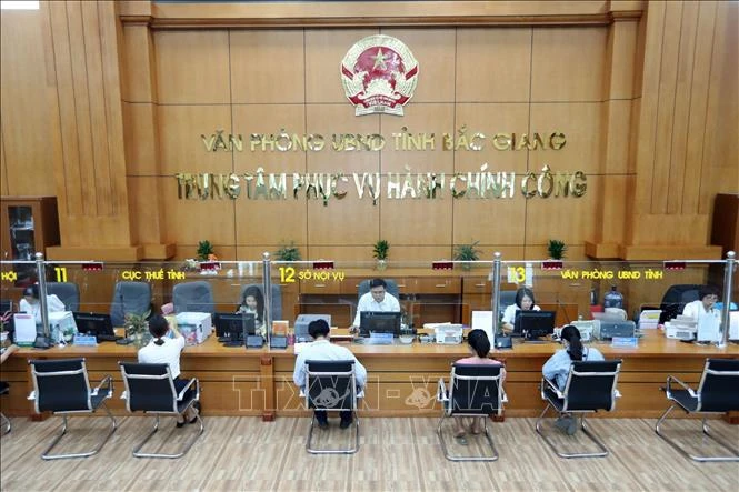 At the Bac Giang Provincial Public Administration Service Centre. (Photo: VNA)