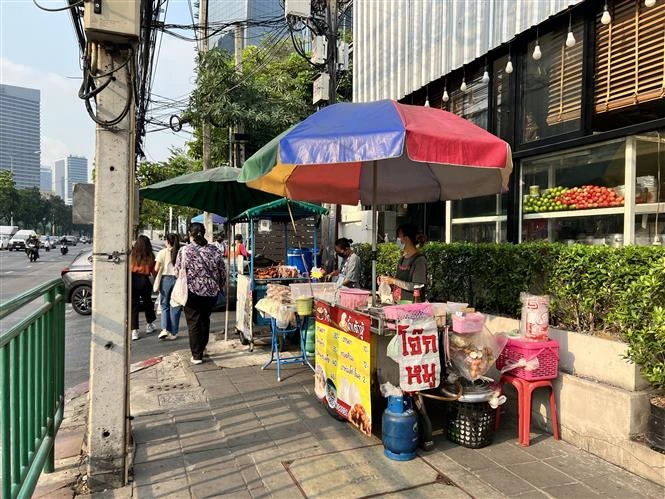 Street food in Bangkok, Thailand. (Photo: VNA)