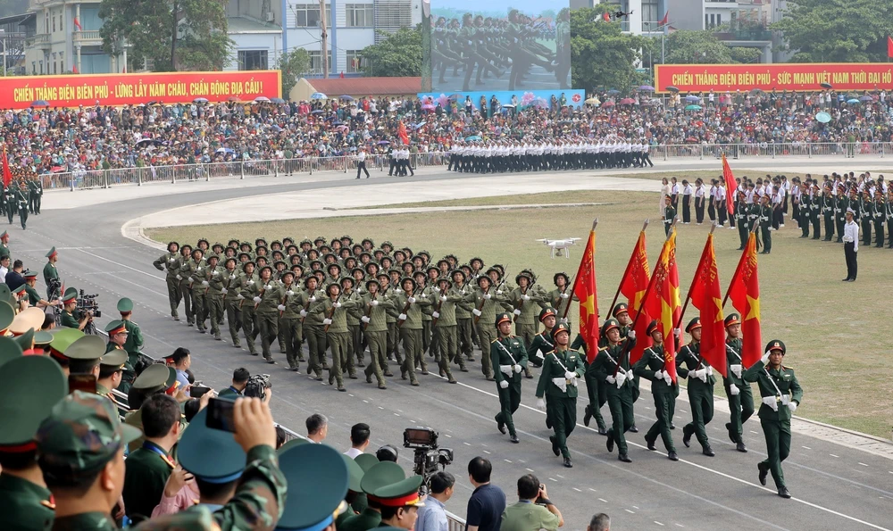 A grand military parade rehearsal in celebration of the 70th anniversary of the Dien Bien Phu Victory (May 7, 1954 - 2024) is held at the stadium of the northwestern province of Dien Bien on May 3. (Photo: VNA)