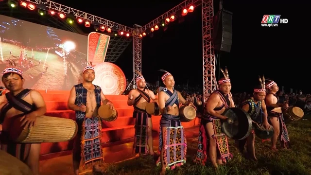 A gong performance by local ethnic people in Nam Giang district, Quang Nam province. (Photo: qrt.vn)