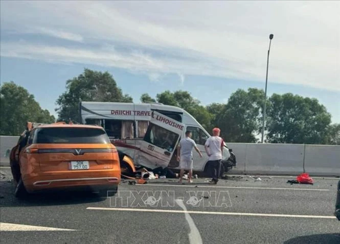 The scene of an accident on the Hanoi - Hai Phong expressway (Photo: VNA)