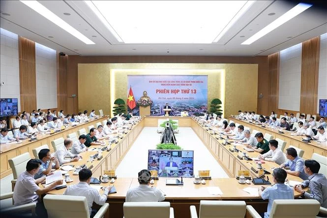 Prime Minister Pham Minh Chinh speaks at the meeting (Photo: VNA)