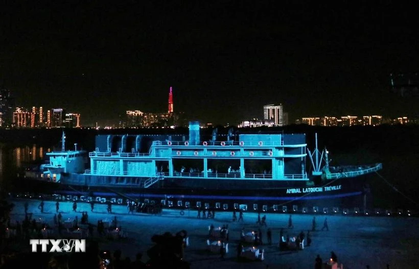 The highlight of this year's River Festival is the artistic show 'Legendary Cruise'. (Photo: VNA)