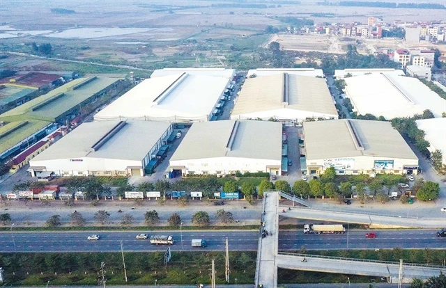 Foreign investors are dominating the modern warehouse market in Vietnam, accounting for over 75% of the market share of warehouse and factory floor space for rent by 2023. (Photo courtesy of VIR)