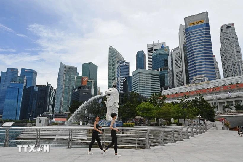 Sky-high property prices, exorbitant car ownership costs and expensive private medical care, among other factors, have kept Singapore the most expensive city for the super rich in 2024, says a report by Swiss bank Julius Baer. (XINHUA/VNA Photo)