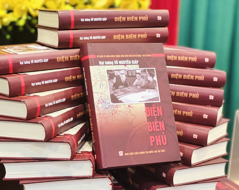 El libro “Dien Bien Phu” (Fuente: cand.com.vn)