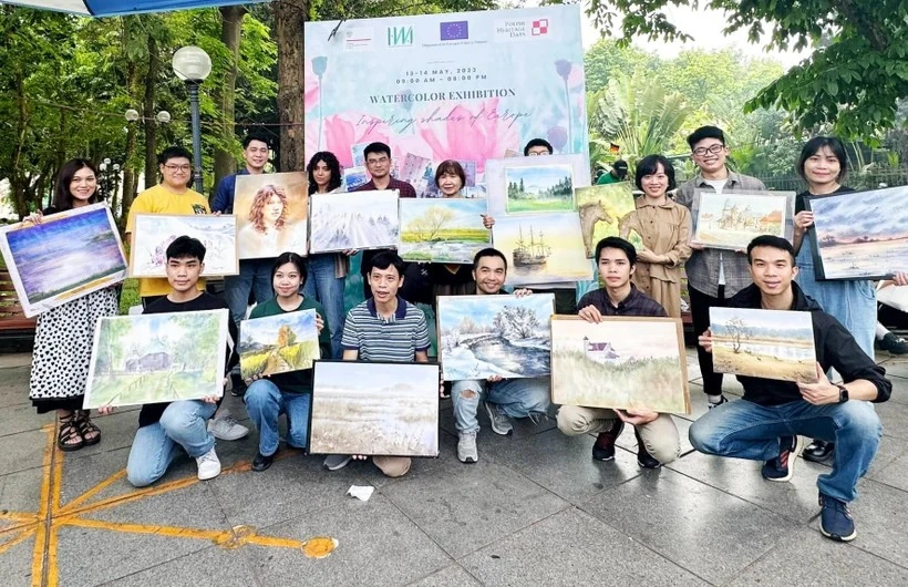 Artistas en el rincón de Polinia (Fuente: VNA)