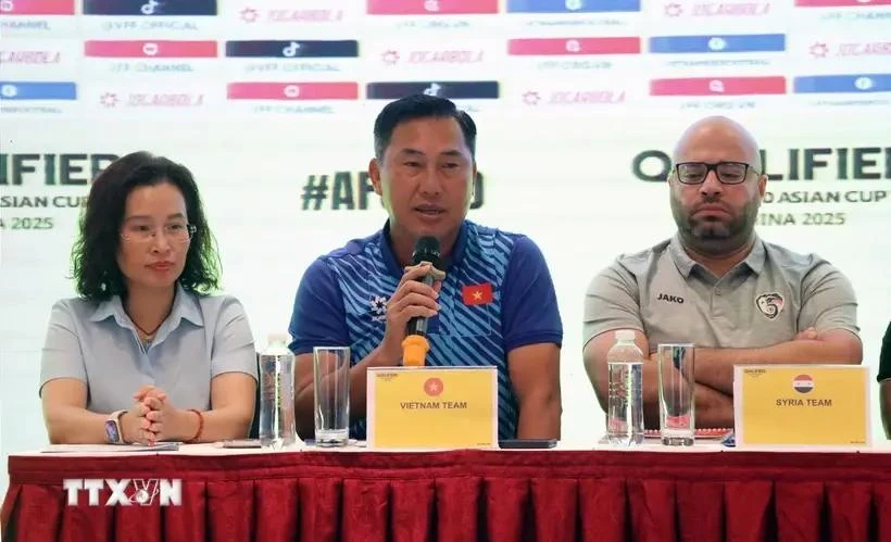 Hua Hien Vinh, entrenador de la selección vietnamita sub-20, interviene en el evento. (Fuente: VNA)