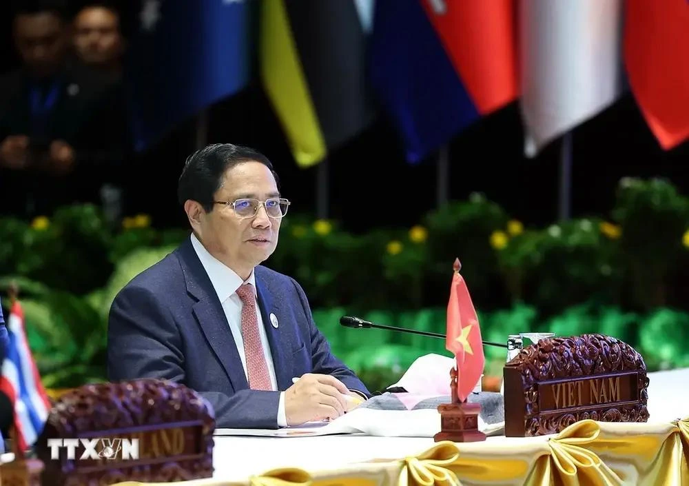 El primer ministro Pham Minh Chinh en la segunda reunión de líderes de la Comunidad de Cero Emisiones de Asia (AZEC). (Fuente: VNA)