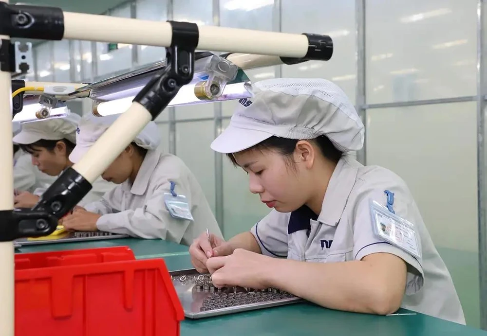 Plus de 15 milliards de dollars ont été investis au Vietnam au cours du premier semestre de cette année. Photo : thanhnien.vn