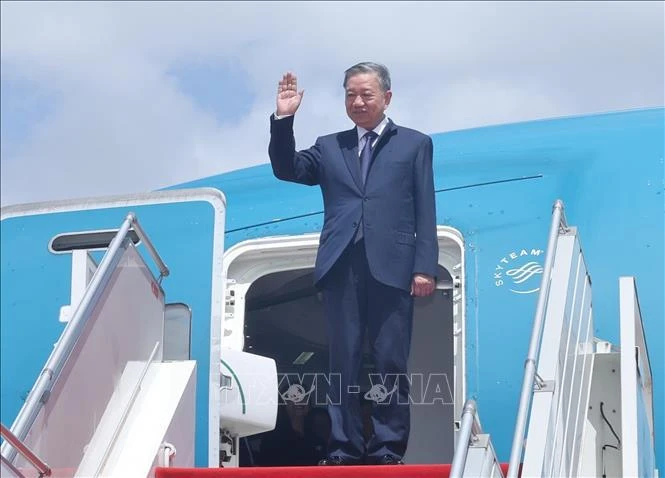 Le président To Lam arrive à Phnom Penh, entamant sa visite au Cambodge