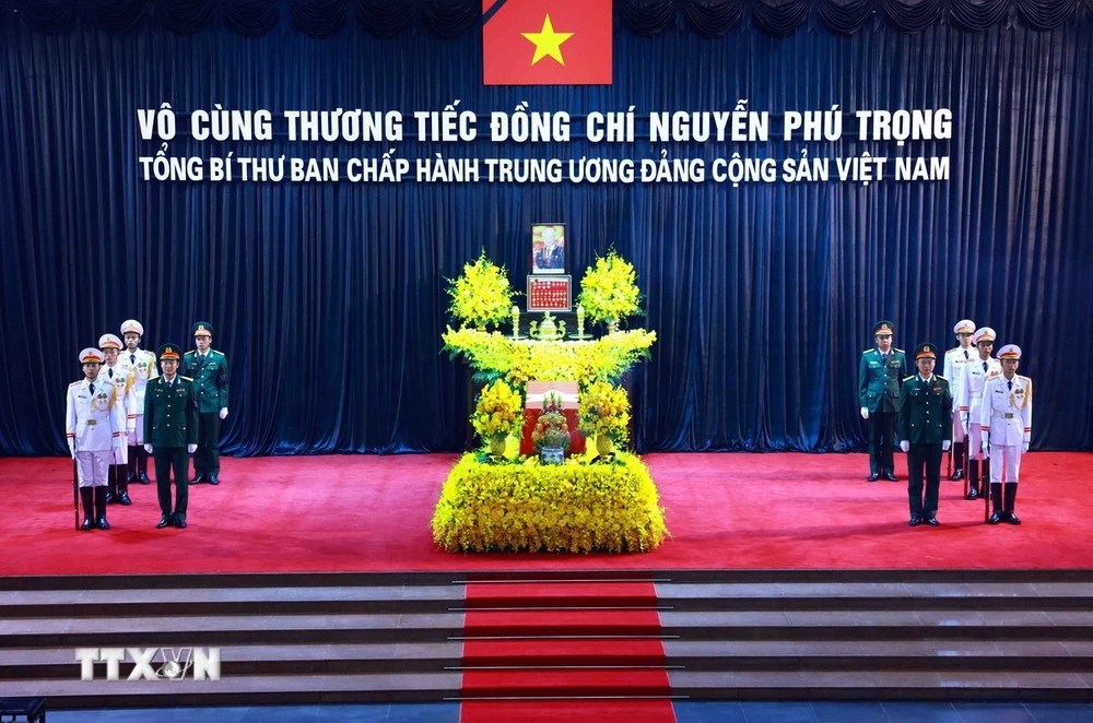 Le cercueil du dirigeant vietnamien est déposé à la Maison funèbre nationale à Hanoï: Photo: VNA