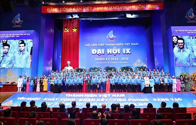 Présentation du Comité central de la Fédération de la jeunesse vietnamienne du 9e mandat (2024-2029). Photo: VNA