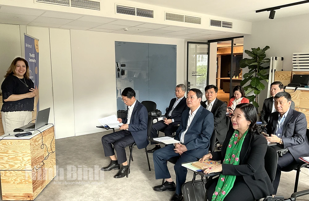 At the working session between the Ninh Binh delegation and the Brussels Enterprises Commerce and Industry. (Photo: baoninhbinh.org.vn)