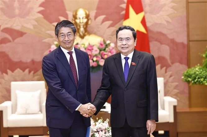 National Assembly Chairman Tran Thanh Man hosts a reception in Hanoi on October 9 for newly-appointed Japanese Ambassador Ito Naoki. (Photo: VNA)