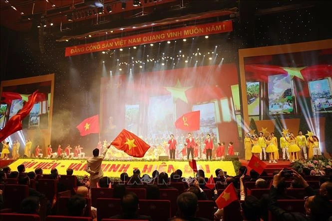 A grand ceremony is held in Hanoi on October 10 to celebrate the 70th anniversary of the capital city’s Liberation Day (October 10, 1954-2024). (Photo: VNA)