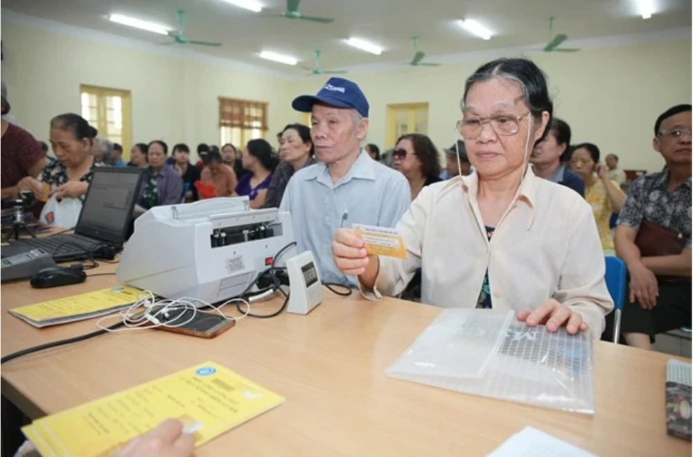 As one of the fastest-aging countries in the world, Vietnam is facing a host of challenges as its people would grow old before getting rich. (Photo: VNA)