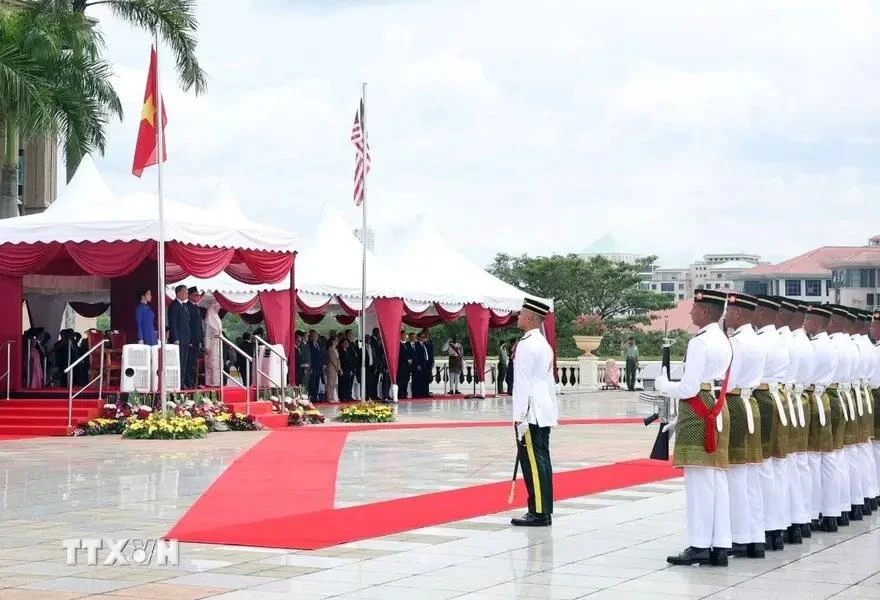 At the welcome ceremony for Party General Secretary To Lam and his spouse. (Photo: VNA)