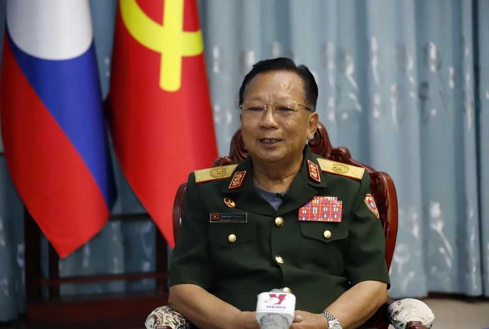 老挝人民革命党中央政治局委员、老挝政府副总理兼国防部部长占沙蒙·占雅拉。图自越通社