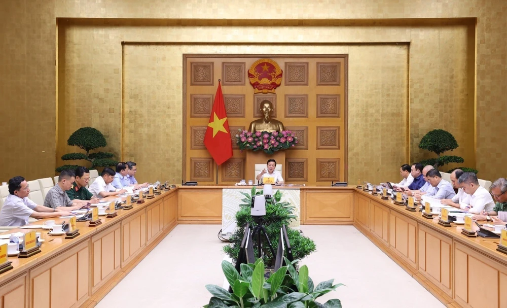 越南政府副总理陈红河主持会议。图自越通社