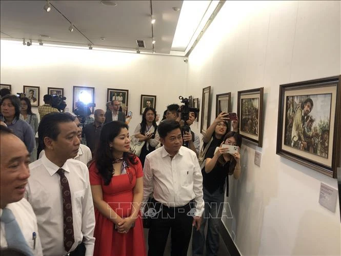 Painting exhibition on sentiment of OVs for President Ho Chi Minh opens in Hanoi. (Photo: VNA)