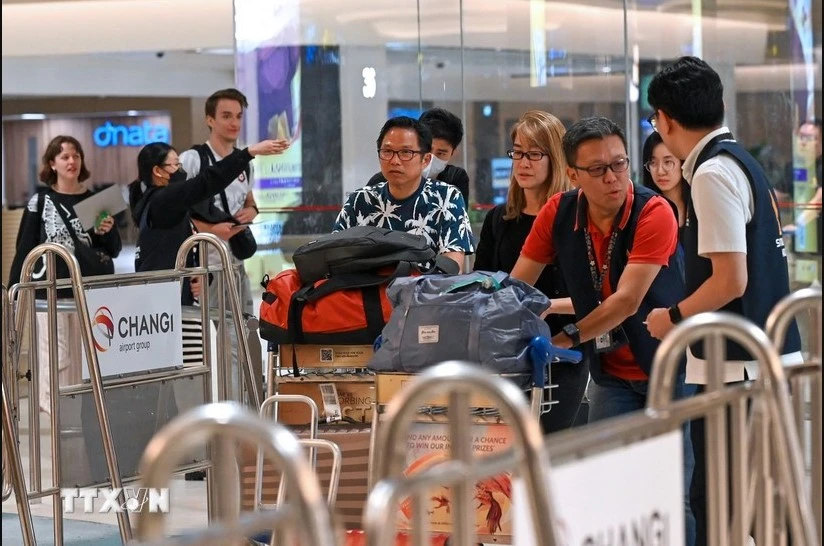 Singapore Airlines offers compensation to turbulence-hit victims on flight SQ321. (Photo: AFP/VNA)