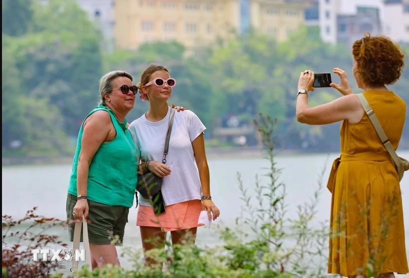 Hanoi to welcome about 14 million tourists in six months. (Photo: VNA)
