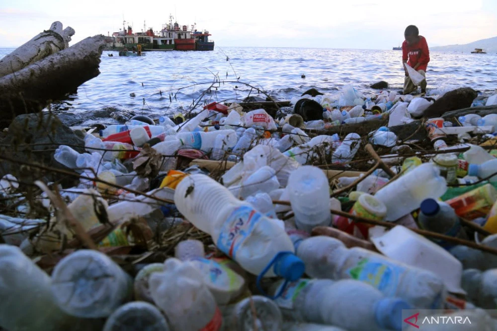 Indonesia optimistic of cutting ocean plastic waste by 70%