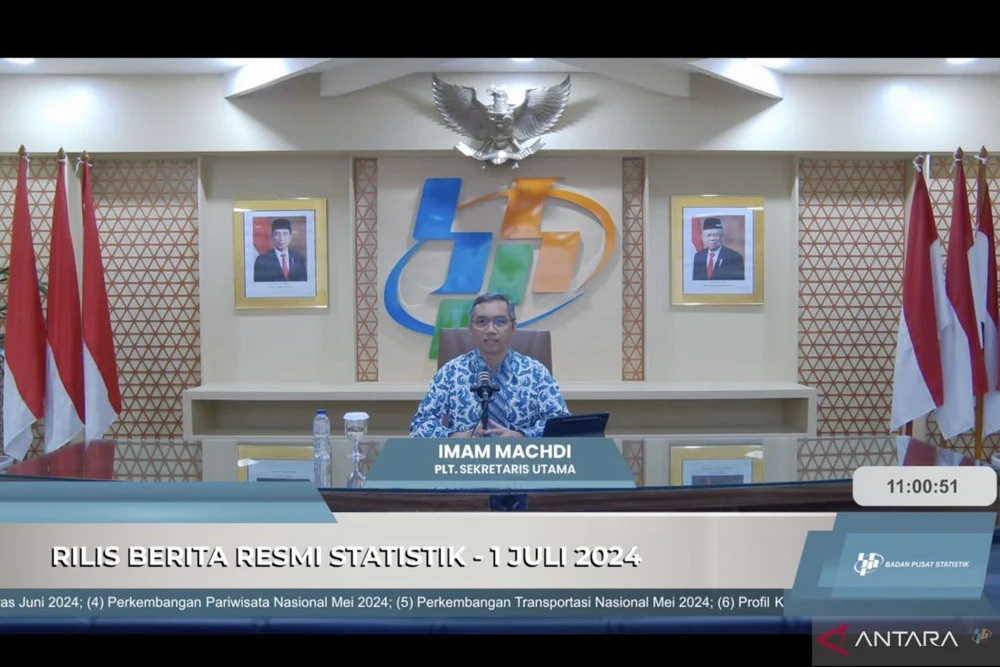 Acting chief secretary of Statistics Indonesia (BPS), Imam Machdi, sharing consumer price index (IHK) data in Jakarta on July 1, 2024. (Photo: en.antaranews.com)