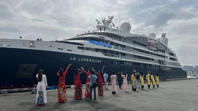 An international cruise ship at Nha Rong -Khanh Hoi port, Ho Chi Minh City (Photo: VNA)