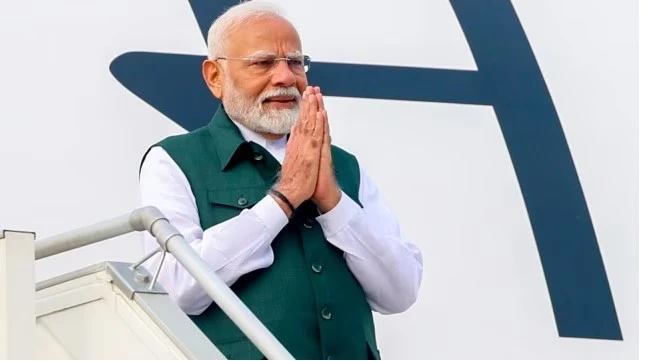 Indian Prime Minister Narendra Modi emplanes for Brunei on September 3. (Photo: indianexpress.com) 