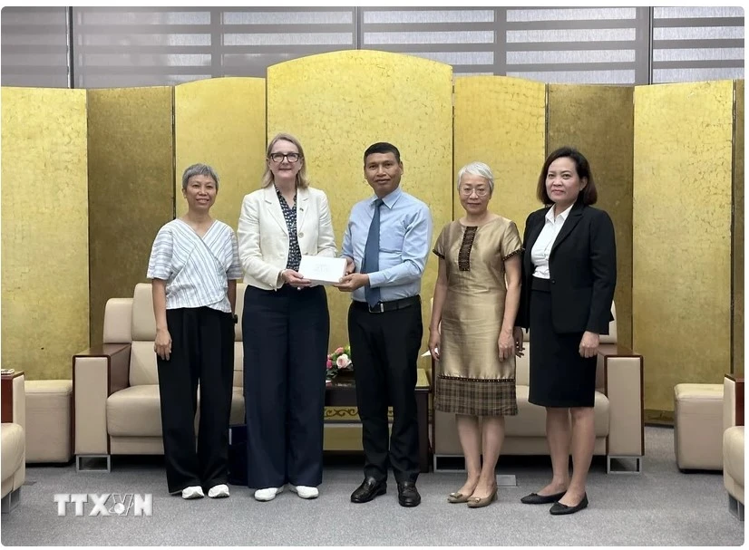 Vice Chairman of Da Nang municipal People's Committee Ho Ky Minh (centre) and Australian Consul General in Ho Chi Minh City Sarah Hooper (second from left) in Da Nang on Sept. 11, 2024. (Photo: VNA)