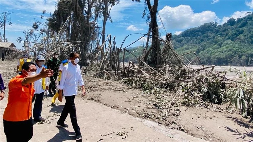 At least seven killed in bridge collapse in Indonesia (Photo: aa.com.tr)