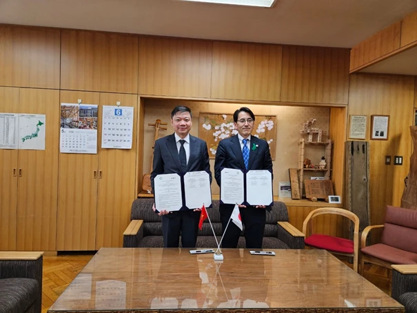 Signature du protocole d'accord de coopération entre le Vietnam et le Japon dans la gestion forestière. Photo: VNA