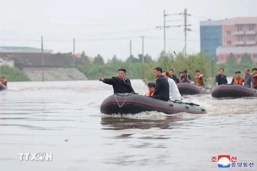 Le dirigeant nord-coréen Kim Jong-un se rend dans des zones ravagées dans la province de Pyongan, le 31 juillet 2024. Photo: KCNA