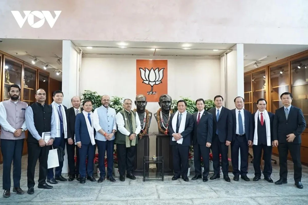 La délégation du PCV lors de la séance de travail avec le Parti du peuple indien (BJP). Photo: VNA