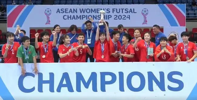 Le Vietnam triomphe au Championnat de futsal féminin de l'ASEAN 2024. Photo: VNA