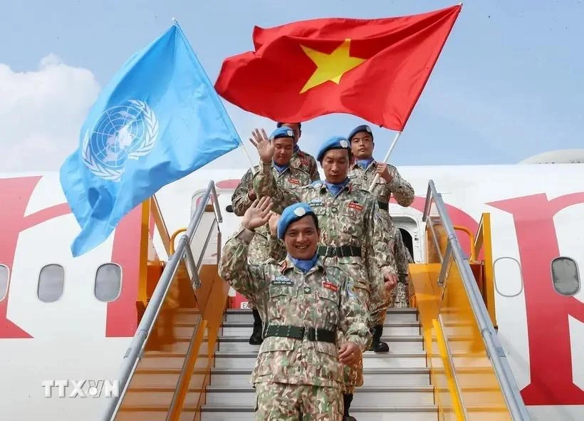 Ces dix dernières années, le Vietnam a envoyé plus de 800 officiers et soldats pour participer aux missions onusiennes de maintien de la paix. Photo: VNA