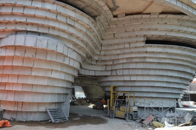 Un complejo arquitectónico circular estilizado de un horno de calabaza tradicional en la aldea alfarera de Bat Trang. (Foto: VOV)