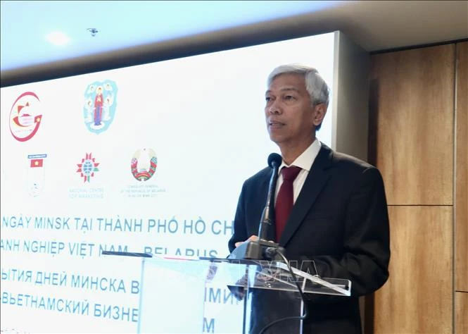 Vo Van Hoan, vicepresidente del Comité Popular de Ciudad Ho Chi Minh, en el foro (Fuente: VNA)